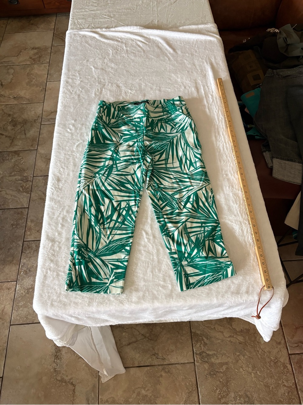 Zac & Rachel Green Palm-Print Capri Pants